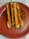 चीज़ी बटरी टोस्ट cheesy buttery toast