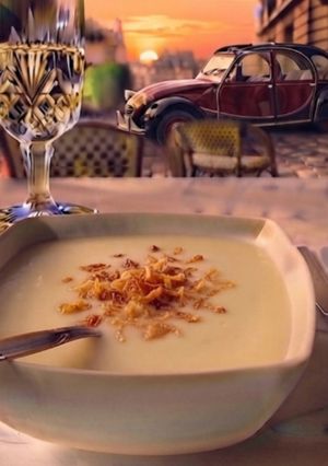 Zdjęcie przepisu Zupa pieczarkowa po parysku.