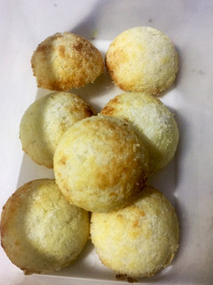 A picture of Coconut macaroon cookies.