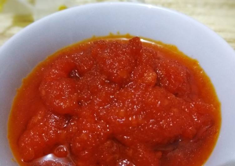 Cara Gampang Menyiapkan Sambal Tomat Nasi Kebuli, Lezat Sekali