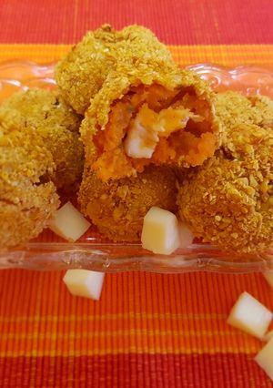 Foto principal de Bolitas crujientes de boniato rellenas de queso