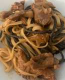 Fideos udon salteados con secreto ibérico