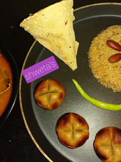 ત્રીવેણી દાલ, બાટી અને ચુરમુ (જૈન વાનગી)(bati recipe in gujarati) રેસીપી મુખ્ય ફોટો