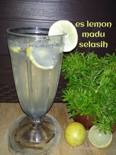 Foto resep *es lemon madu selasih*