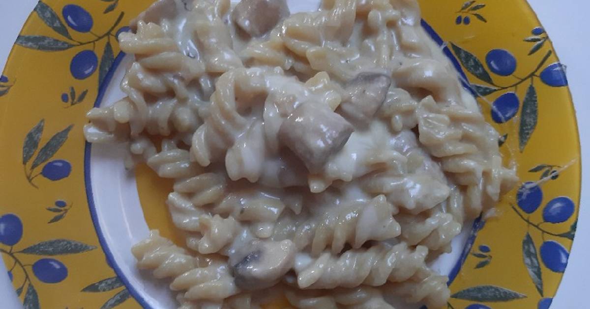 Yummy Creamy Mushroom Pasta Recipe by ?Ava_Michelles_Fusion_Kitchen? -  Cookpad