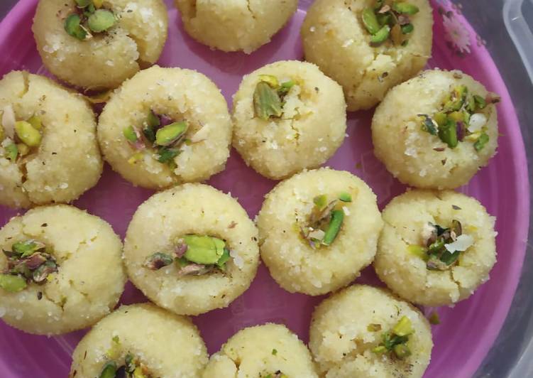 Recipe of Gordon Ramsay Khoya pista ladoo