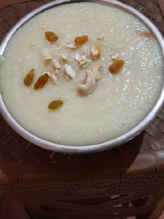 ரவை பாயாசம்/ sooji kheer recipe in tamil செய்முறை முக்கிய புகைப்படம்