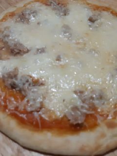 صورة لوصفة بيتزا بالتونة 🍕🍕🍕🍕