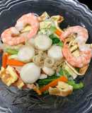 Phở khô xào hải sản