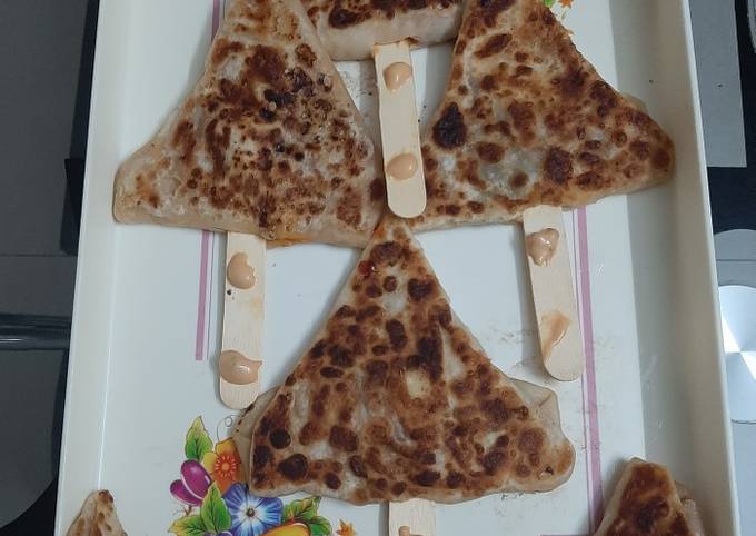 Quickfix dinner pizza paratha with wheat flour Recipe