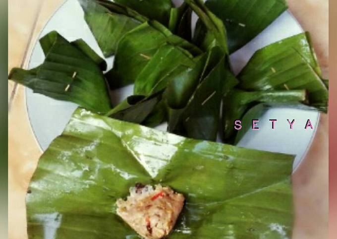 Resep Tum  Ayam Bumbu Bali Selasabisa oleh SeTya Cookpad