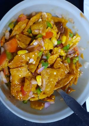 A picture of Healthy nachos salad.