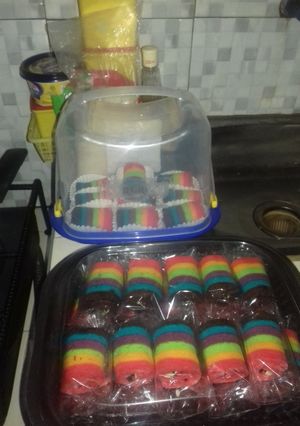 Foto resep Bolu mini pelangi takaran sendok