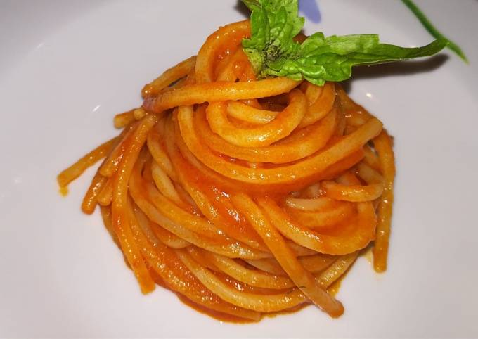 Spaghetti molecolari: la ricetta degli spaghetti di pomodoro semplici e  innovativi