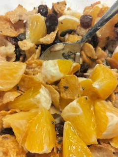 Una foto de Merienda saludable 🍊🥣