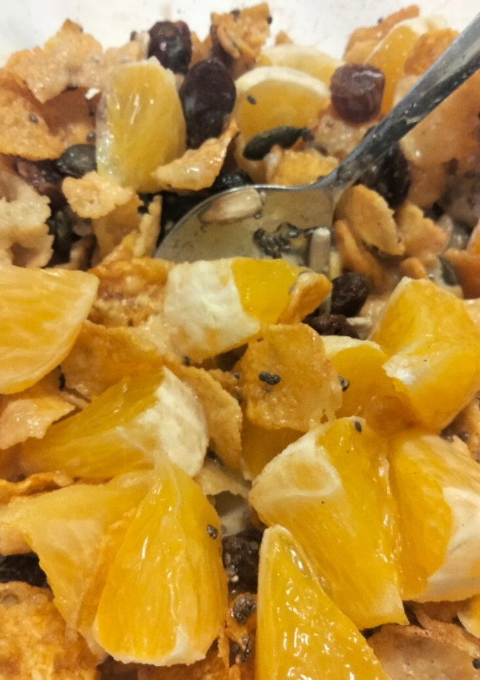 Una foto de Merienda saludable 🍊🥣