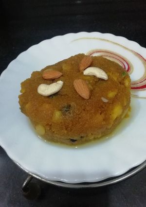 A picture of Moong dal & dry fruits halwa.