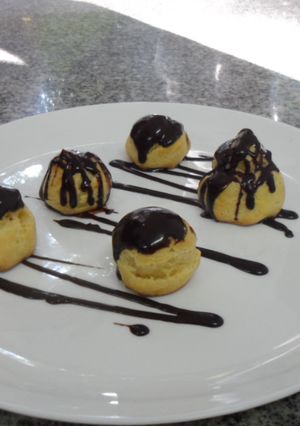 Una foto de Profiteroles