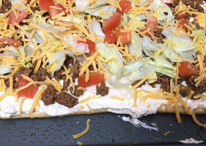 Mini taco pizza