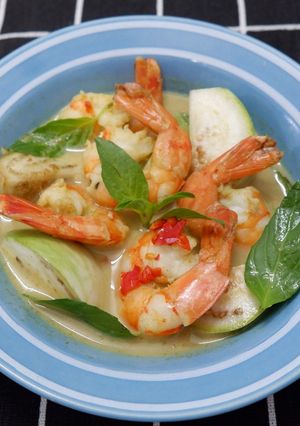 Hình của món Tôm Cà Ri Xanh Kiểu Thái.