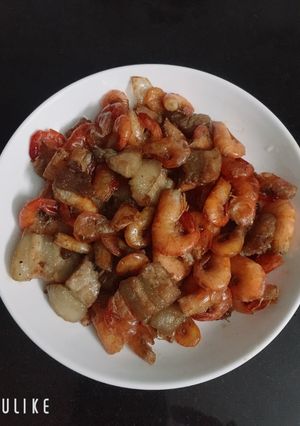 Hình của món Tôm rang thịt ba chỉ.