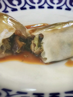 Una foto de Rollito vietnamita de repollo y shiitake