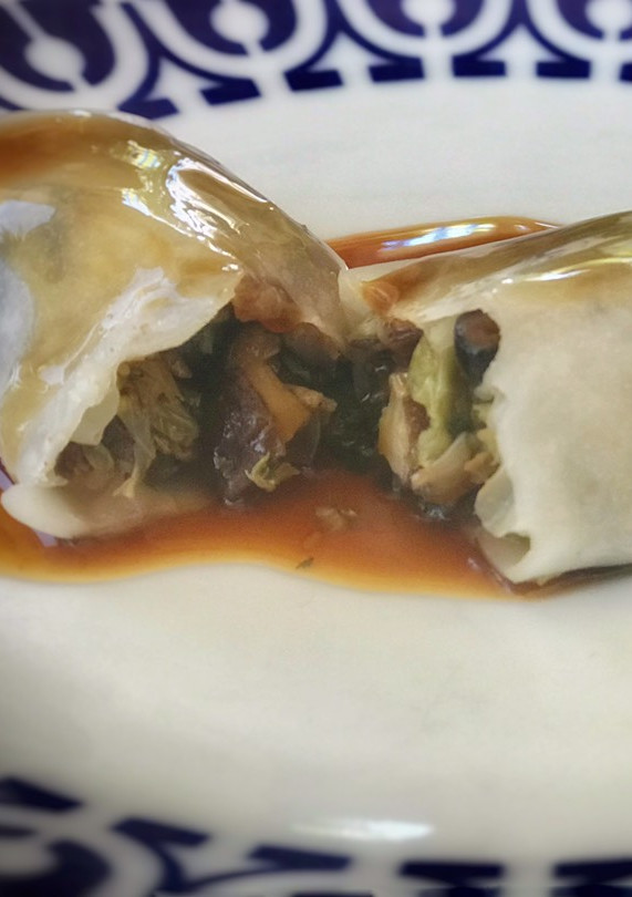Una foto de Rollito vietnamita de repollo y shiitake