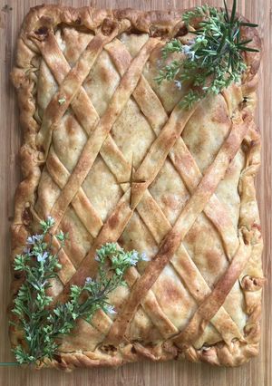Una foto de Empanada gallega de bonito del norte