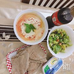 Lebanese hummus with pitabread A picture of Lebanese hummus with pitabread.