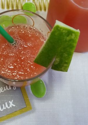 Φωτογραφία της συνταγής Λεμονάδα με φράουλες και καρπούζι