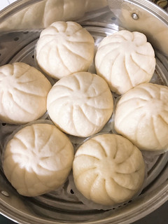 Hình của món Bánh bao nhân thịt trứng.