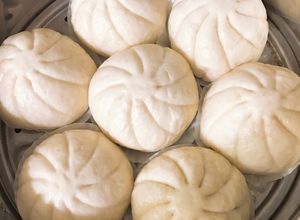 Hình của món Bánh bao nhân thịt trứng.