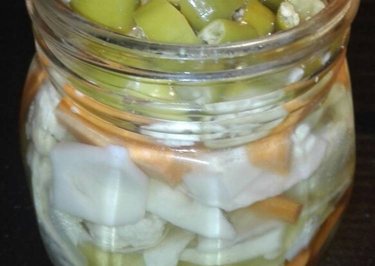 How to Make Homemade Pickles