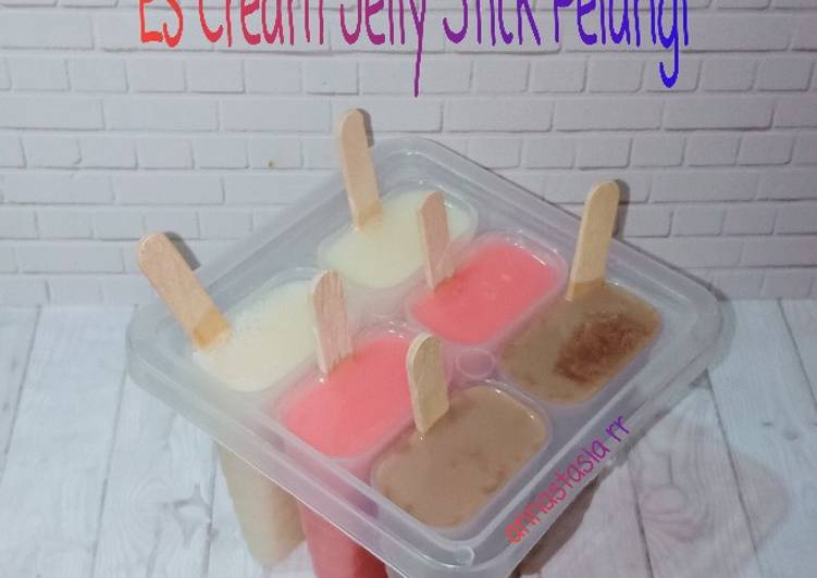 Cara Gampang Menyiapkan Es Cream Jelly Stick Pelangi, Enak