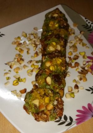 A picture of Dates dry fruits roll.