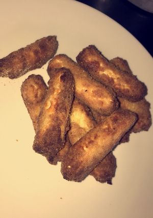 A picture of Halloumi fries.