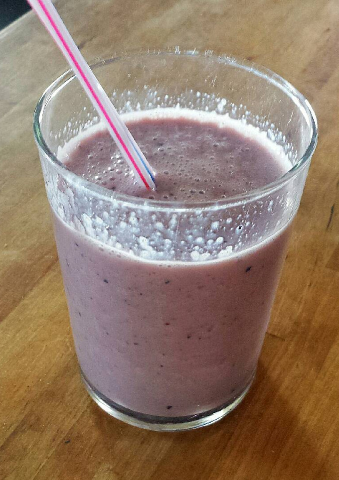 Una foto de Frappé de vainilla y frutos del bosque