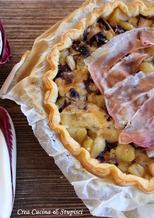 Foto di Torta salata con radicchio, patate, scamorza e salsiccia