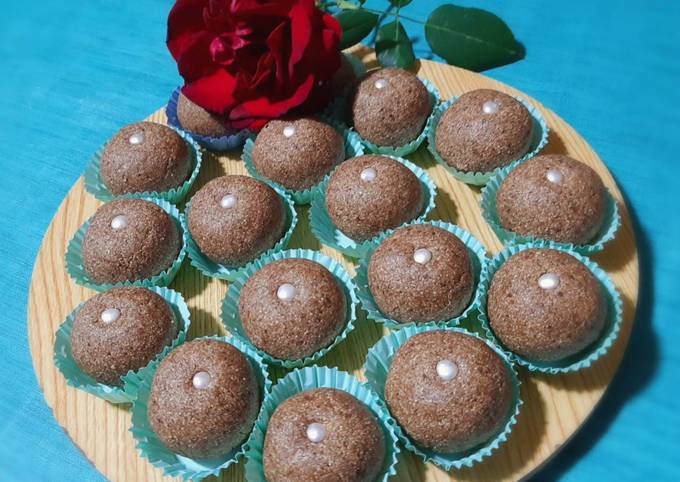 Boules a base de semoule torréfiée et pâte de dattes ❤