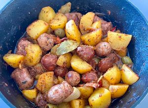 Une photo de Ragoût de pommes de terre et charcutaille🥔