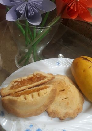 A picture of Authentic Mini mango pie.