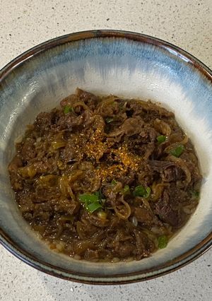A picture of Gyudon (beef and rice bowl).