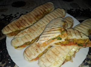 صورة لوصفة خبز البانيني خطوة بخطوة مع حشوة لذيذة ❤