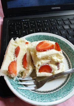 Foto resep Sandwich Strawberry (No Bake Cake)