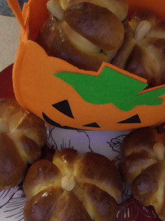 Una foto de Bollos de calabaza deliciosos para Halloween