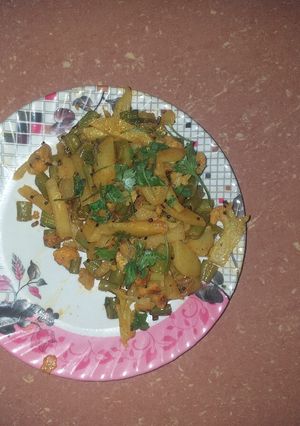 A picture of Beans aloo cauliflower and radish fry.
