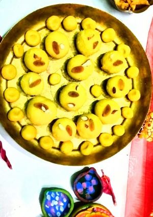 ড্রাই ফ্রুট সুজির লাড্ডু (Dry fruit soojir laddoo recipe in Bengali) রেসিপির প্রধান ছবি