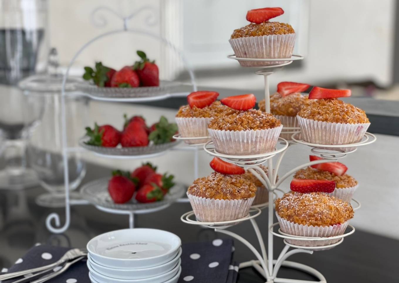 Strawberry Muffins with Cornflakes-Streusel