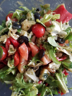 Una foto de Ensalada de migas de bacalao al vapor