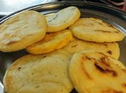 Una foto de arepas de maíz